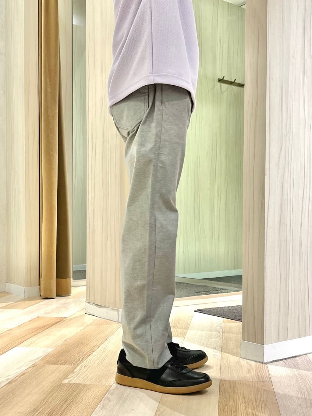 URAさんの「TAKEO KIKUCHI｜【Made in JAPAN】播州織 ストレッチ パンツ」を使ったコーディネート