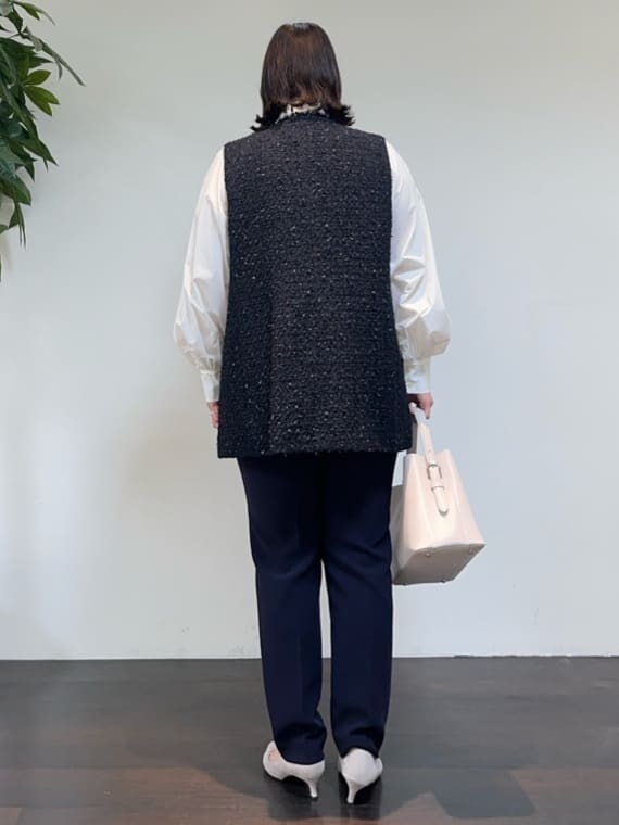 Asamiさんの「UNTITLED｜◆【通勤スーツ】タックテーパードパンツ」を使ったコーディネート