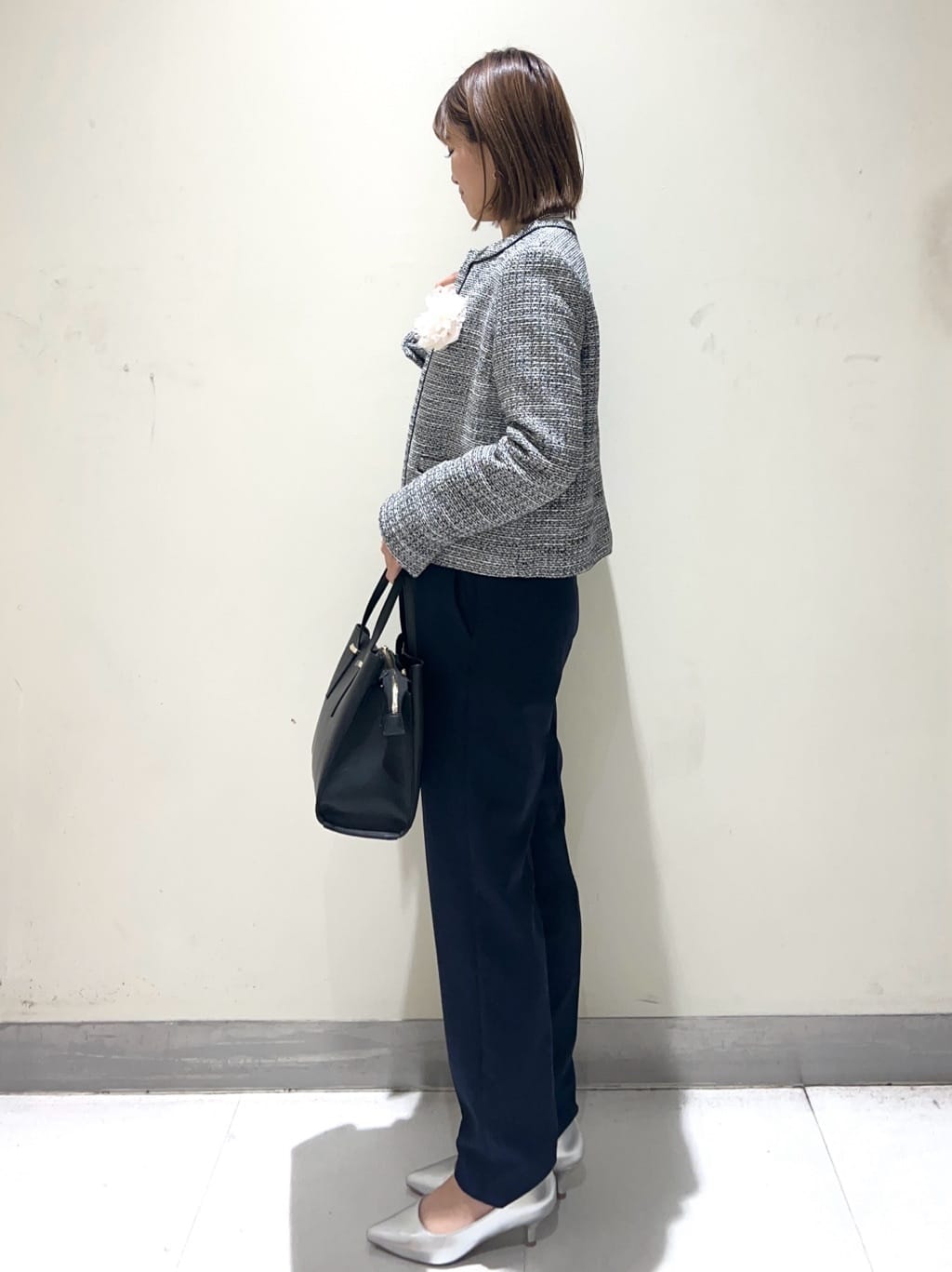 meeさんの「OPAQUE.CLIP｜《通勤・セレモニー／セットアップ対応》テーパードパンツ／ダブルクロス【洗濯機洗い可】」を使ったコーディネート
