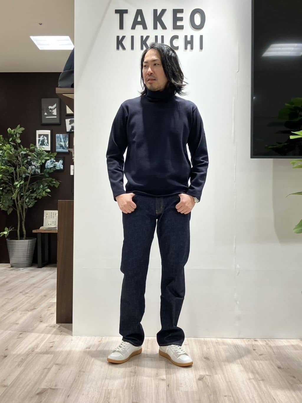 Mr.kさんの「TAKEO KIKUCHI｜【モンスターストレッチ】日本製 ワンウォッシュ デニムパンツ」を使ったコーディネート