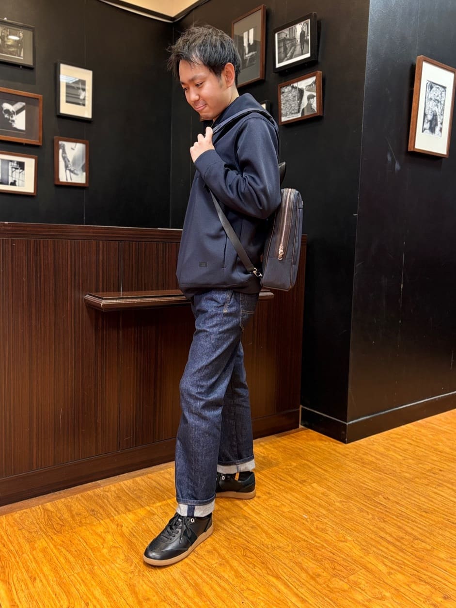 KEIさんの「TAKEO KIKUCHI｜◆ヘアラインスリム ワンショルダーバッグ」を使ったコーディネート