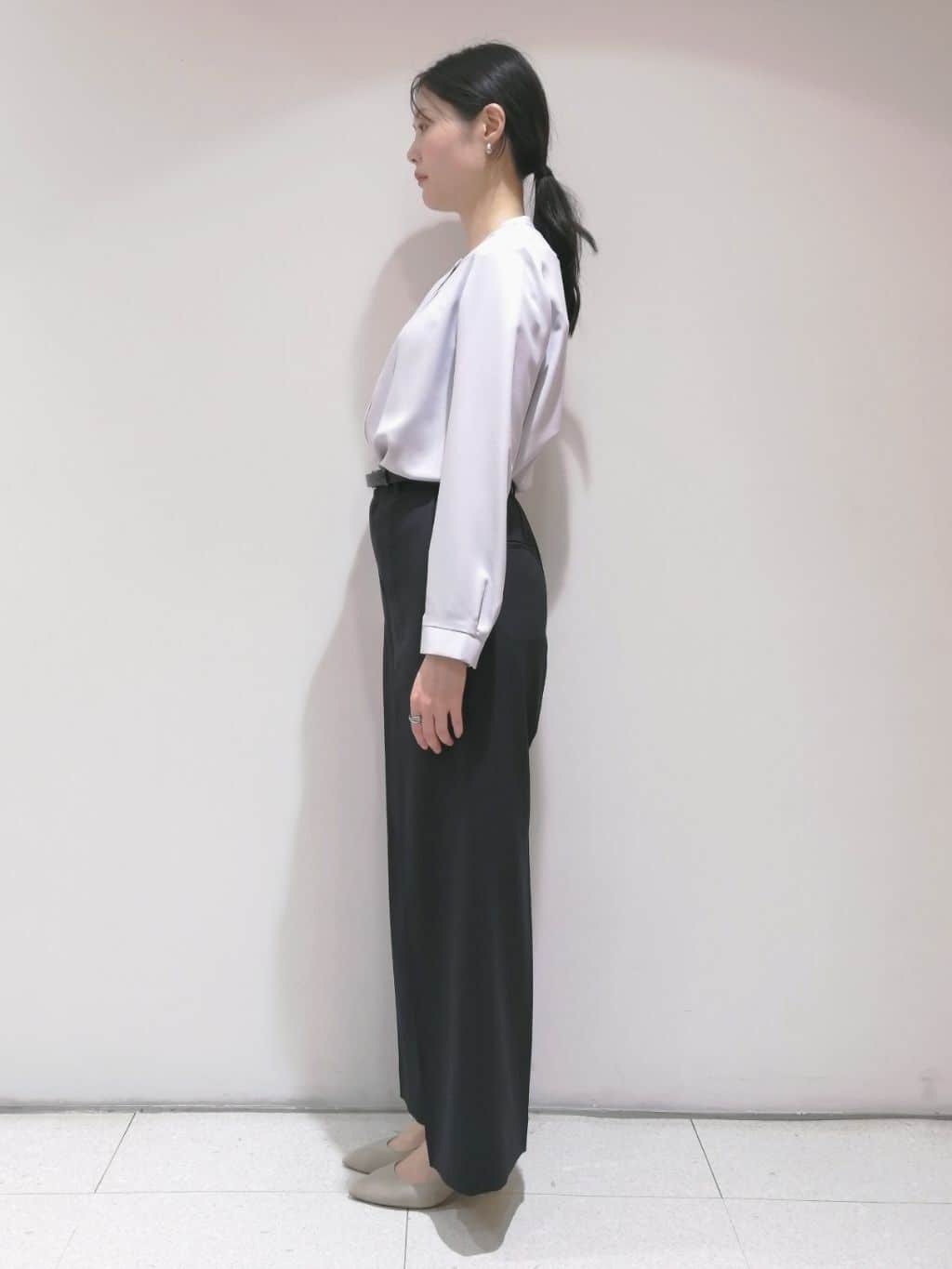 ayanoさんの「INDIVI｜【洗える／UVケア／スーツ】ストレッチノーカラージャケット」を使ったコーディネート
