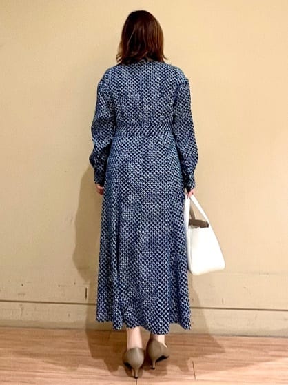 Juneさんの「UNTITLED｜◆【きれいめ／オフィス】スクエアジオメトリック柄ワンピース」を使ったコーディネート