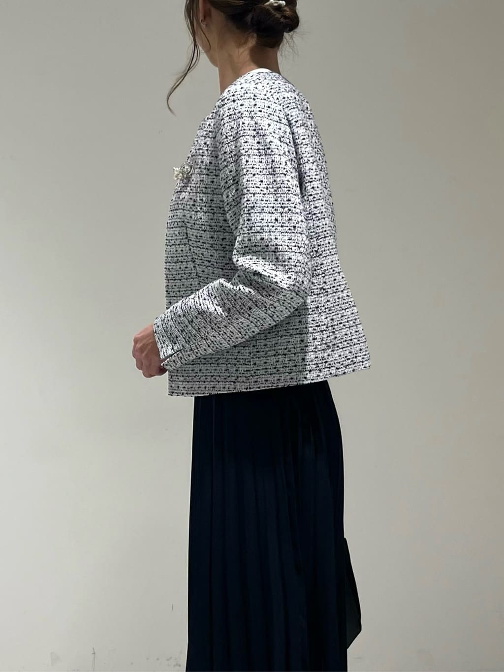 shioriさんの「INDIVI｜パール調ブローチ」を使ったコーディネート