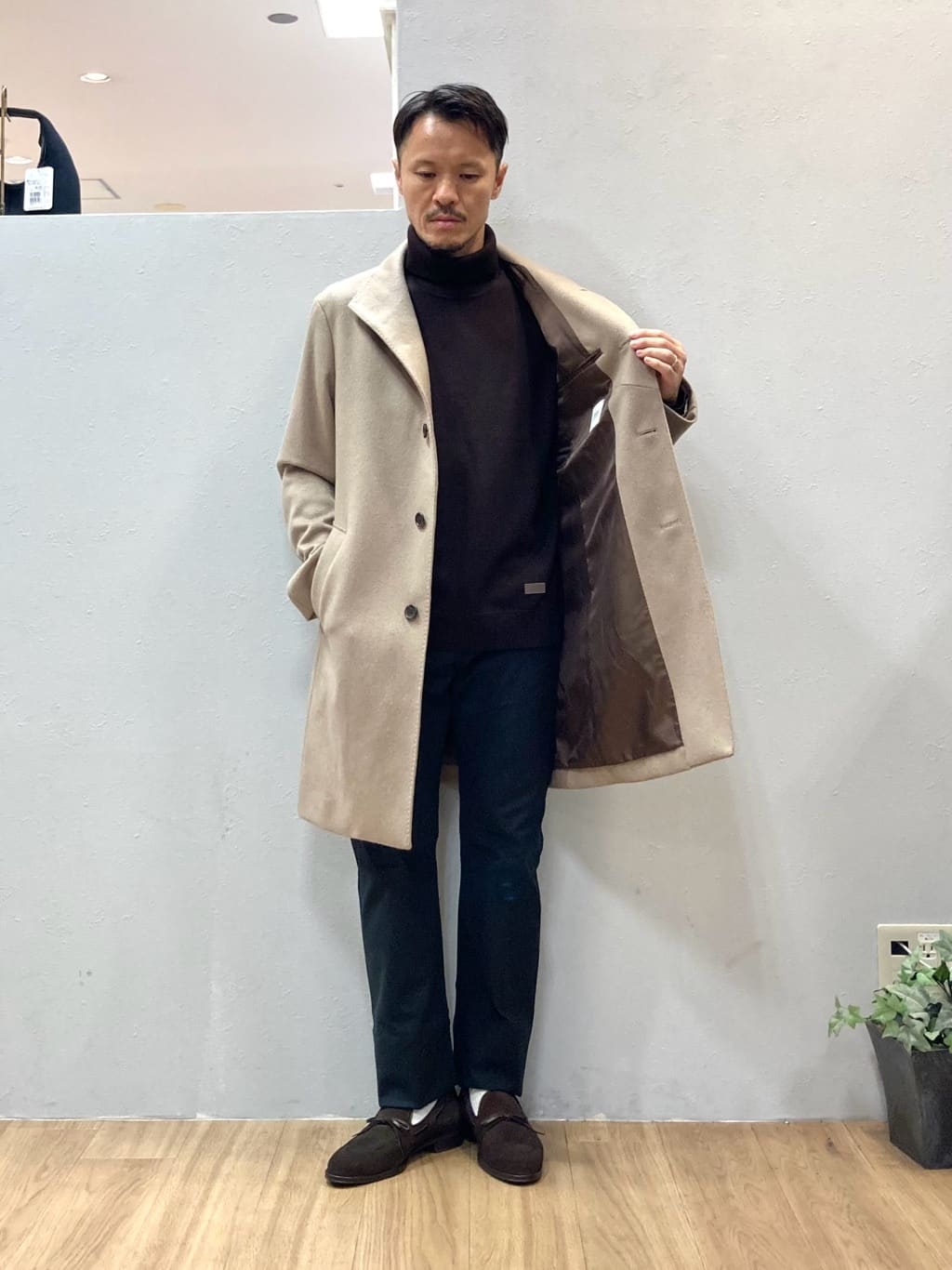 シュンさんの「TAKEO KIKUCHI｜【ウールカシミヤブレンド】ビーバー調 スタンドカラー コート」を使ったコーディネート