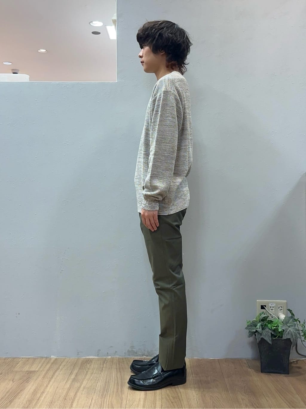 Uさんの「TAKEO KIKUCHI｜【全7サイズ&times;8色展開！】トップマルチヘリンボン パンツ」を使ったコーディネート