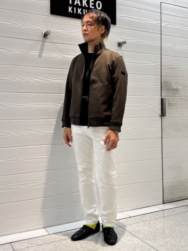 井出恭輔さんの「TAKEO KIKUCHI｜【Sサイズ～】ストレッチ デニム パンツ」を使ったコーディネート