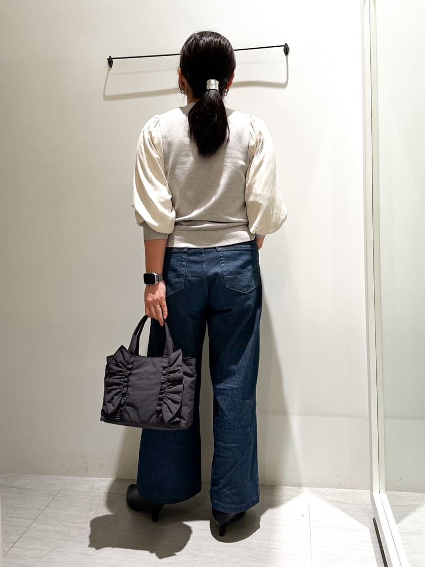 naoさんの「grove｜【SOMETHING&times;grove別注】LISAWIDE DENIM PANTS」を使ったコーディネート