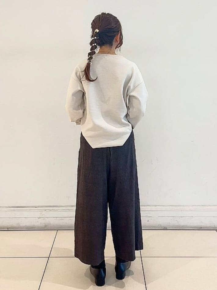 saito.さんの「grove｜◆サークルロゴ刺繍ダンボールスエット」を使ったコーディネート