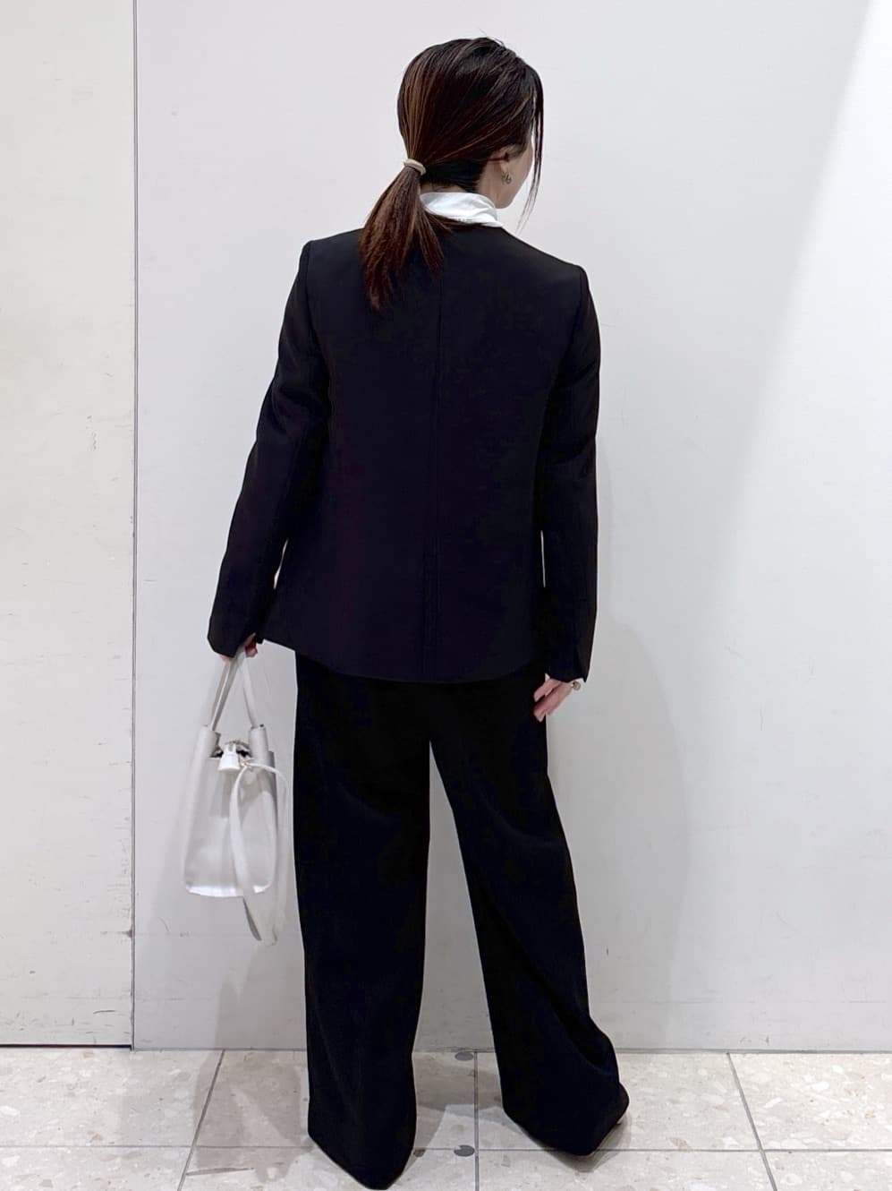 mameさんの「OPAQUE.CLIP｜《通勤／セットアップ対応》Vネックジャケット／ダブルクロス【洗濯機洗い可】」を使ったコーディネート