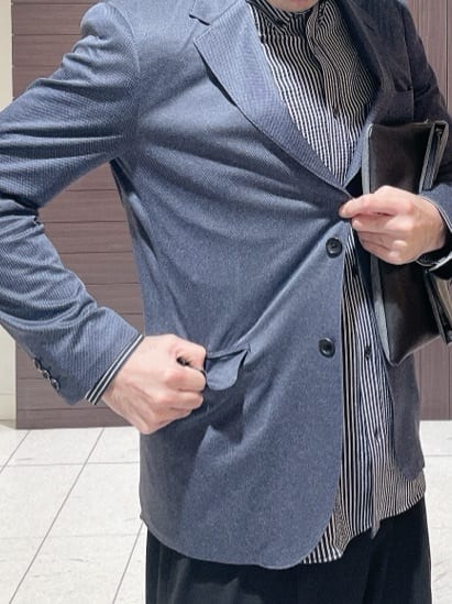 ToyoPさんの「TAKEO KIKUCHI｜【抗菌防臭/シーズンレス】シアサッカー ジャージシャツ」を使ったコーディネート
