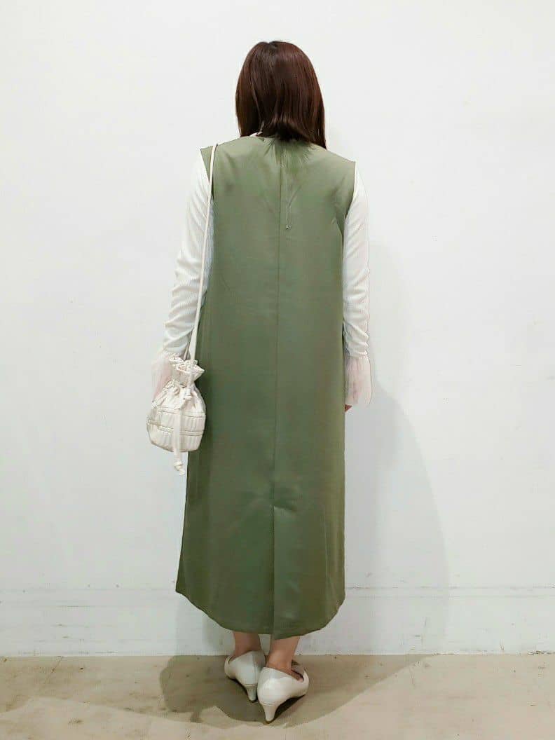 TSUCHIYAさんの「SHOO･LA･RUE｜◆【S-LL/2WAY】ジャンドレにもなるロングジレ」を使ったコーディネート