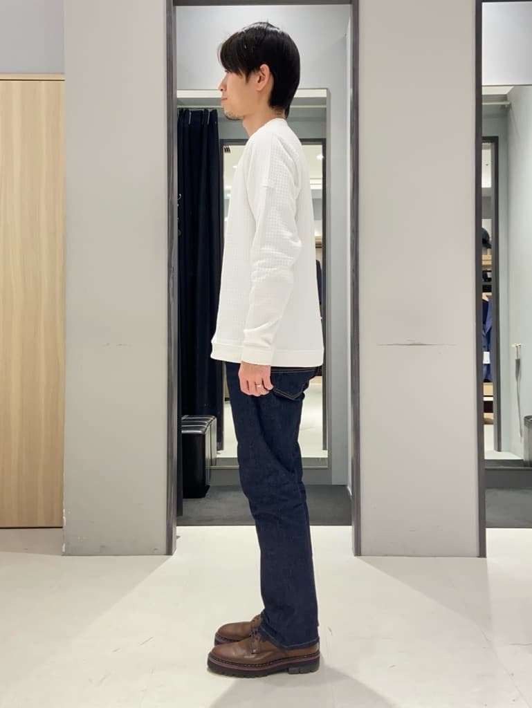 わいずみさんの「TAKEO KIKUCHI｜【モンスターストレッチ】日本製 ワンウォッシュ デニムパンツ」を使ったコーディネート