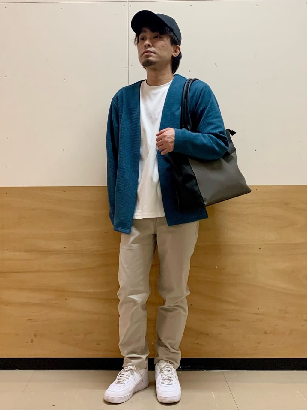 MATUさんの「THE SHOP TK｜【オールシーズン穿ける！】7DAYSストレッチへリンボンパンツ　ON&hArr;OFF兼用」を使ったコーディネート