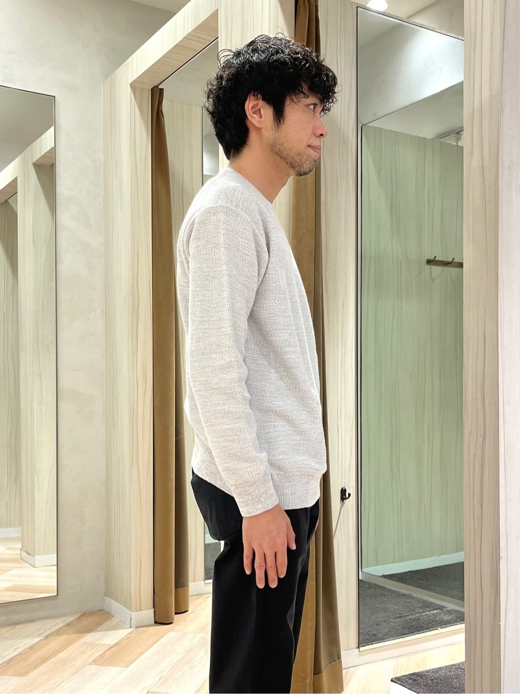 URAさんの「TAKEO KIKUCHI｜【Made in JAPAN】播州織 ストレッチ パンツ」を使ったコーディネート