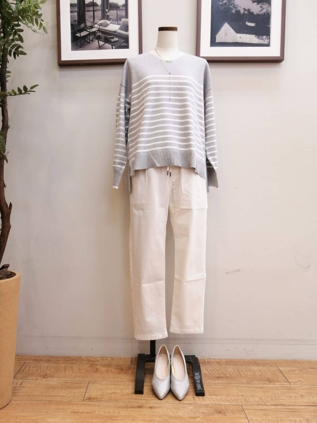 maiさんの「SHOO･LA･RUE｜◆【洗える/SS-3L/美脚シルエット】アクティブ派のデニム イージーテーパードパンツ」を使ったコーディネート