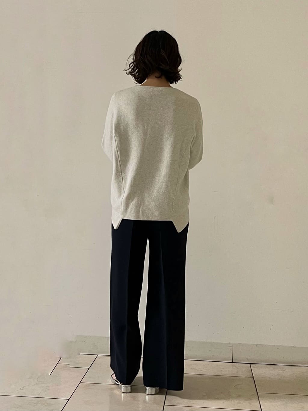 mihoさんの「INDIVI｜◆【復活！褒められパンツ】ストレッチ ワイドパンツ」を使ったコーディネート
