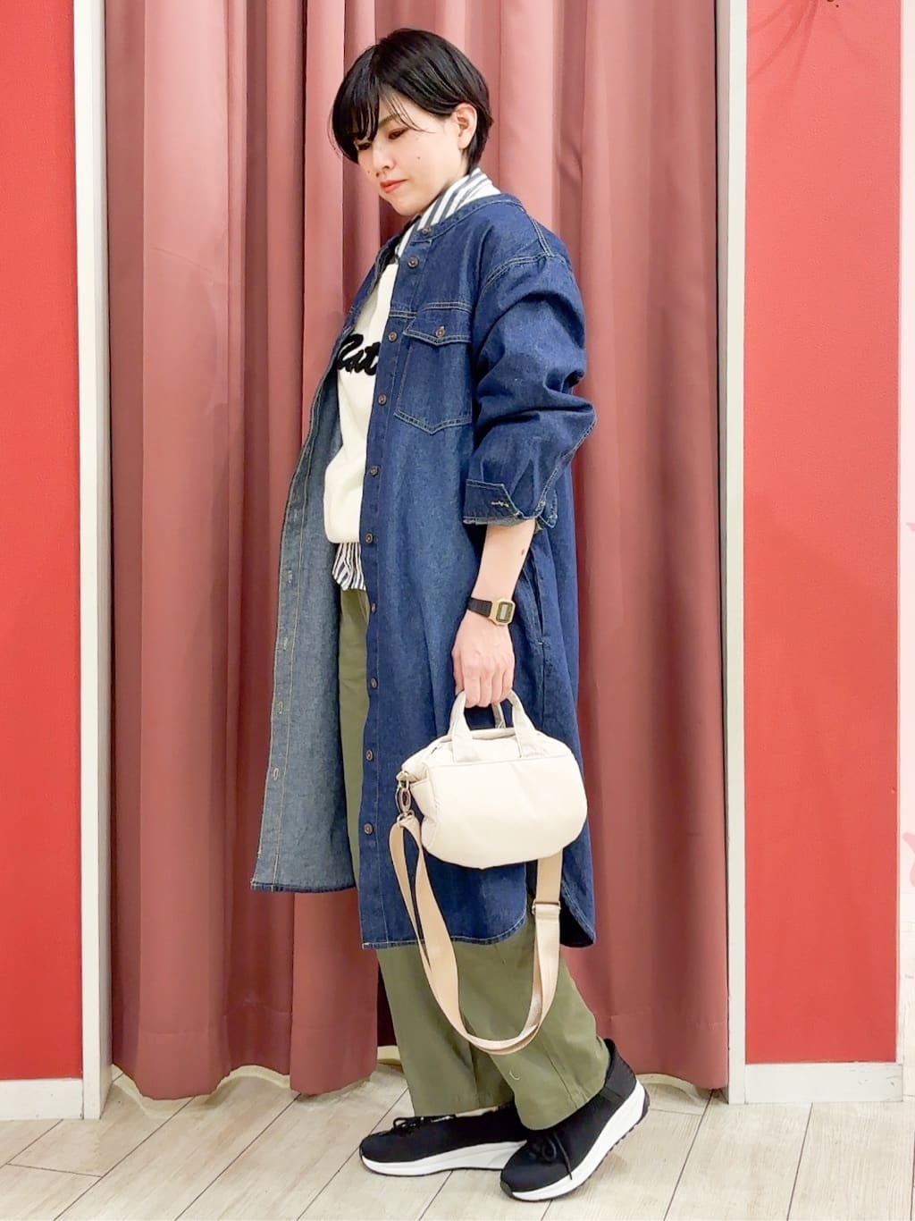 しまもさんの「SHOO･LA･RUE｜◆【洗える/体型カバー】デニム シャツワンピース」を使ったコーディネート