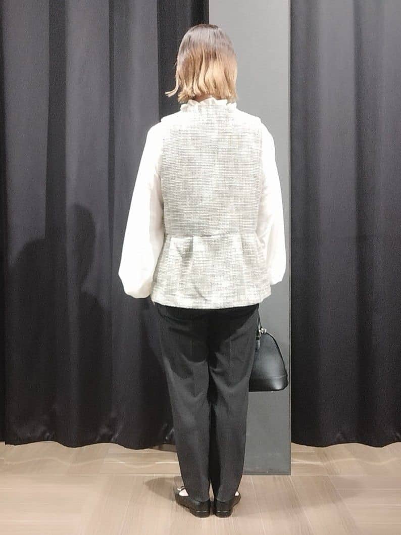 naoさんの「THE SHOP TK｜◆【ONOFF活躍/セレモニー】ツイードペプラムジレ/洗える」を使ったコーディネート