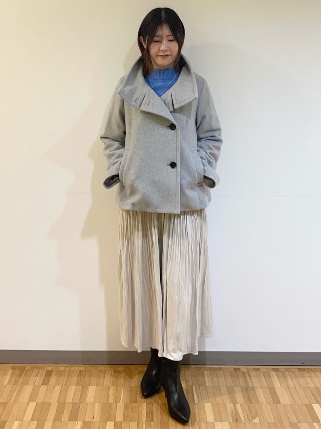 フナキさんの「UNTITLED｜トリプルワントップペンダント」を使ったコーディネート
