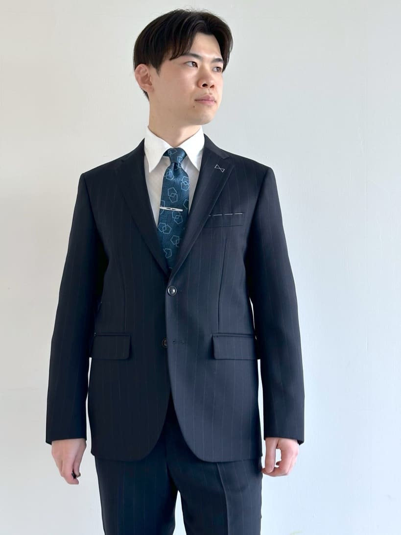 イッシーさんの「TAKEO KIKUCHI｜【THE FLAGSHIP】矢絣 ストライプ スーツ」を使ったコーディネート