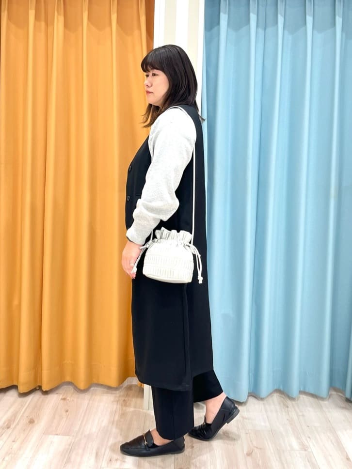 TUMU-TUMUさんの「SHOO･LA･RUE｜◆【洗える/S-LL/ちくちくしにくい】大人のための ロゴ入りスウェットライクニット」を使ったコーディネート