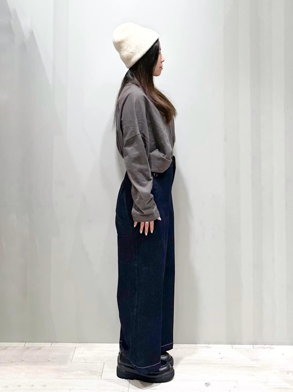 Iguさんの「THE SHOP TK｜◆微起毛天竺ロゴロンT」を使ったコーディネート