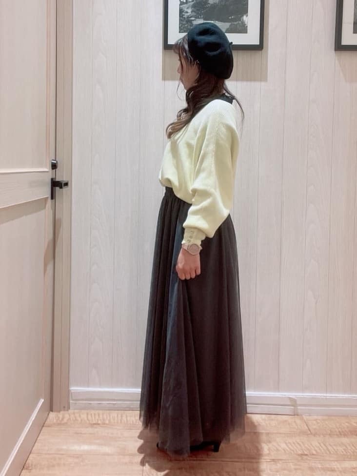 COSさんの「SHOO･LA･RUE｜◆【洗える】大人の上品コーデに お袖ビジュー釦付きリブドルマンニット」を使ったコーディネート