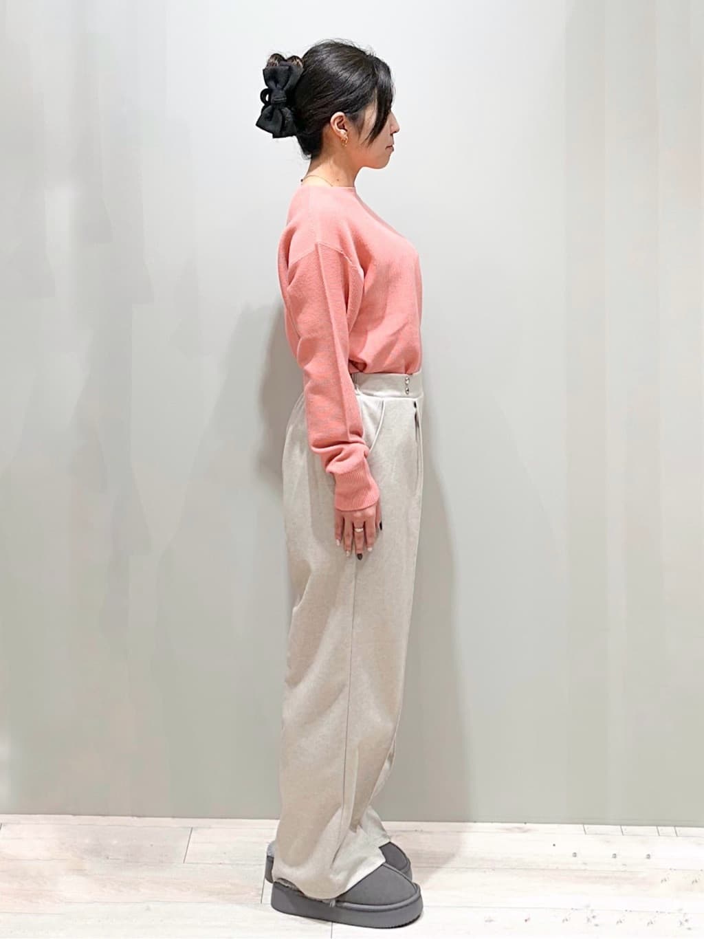 Iguさんの「THE SHOP TK｜◆【毛玉になりにくい/蓄熱性】春色_美人ガーターニット/洗える/体形カバー」を使ったコーディネート