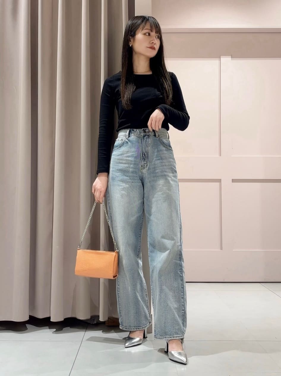 RINAさんの「ESPERANZA｜グロメットバックストラップパンプス」を使ったコーディネート