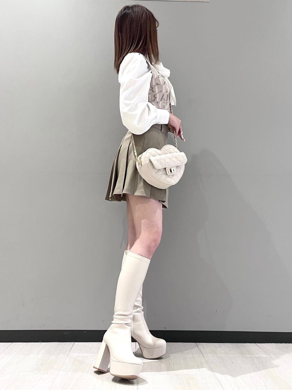 RISAさんの「ESPERANZA｜【ラク盛り/約12cm】ラク盛り厚底ロングブーツ」を使ったコーディネート