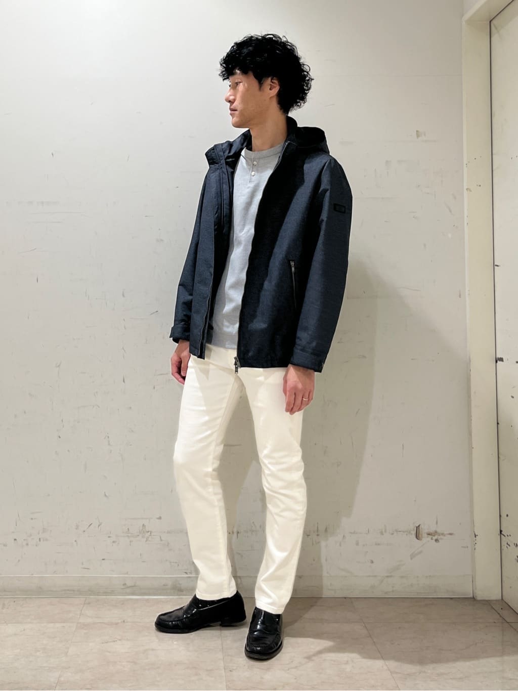 mutoさんの「TAKEO KIKUCHI｜【Sサイズ～】ストレッチ デニム パンツ」を使ったコーディネート