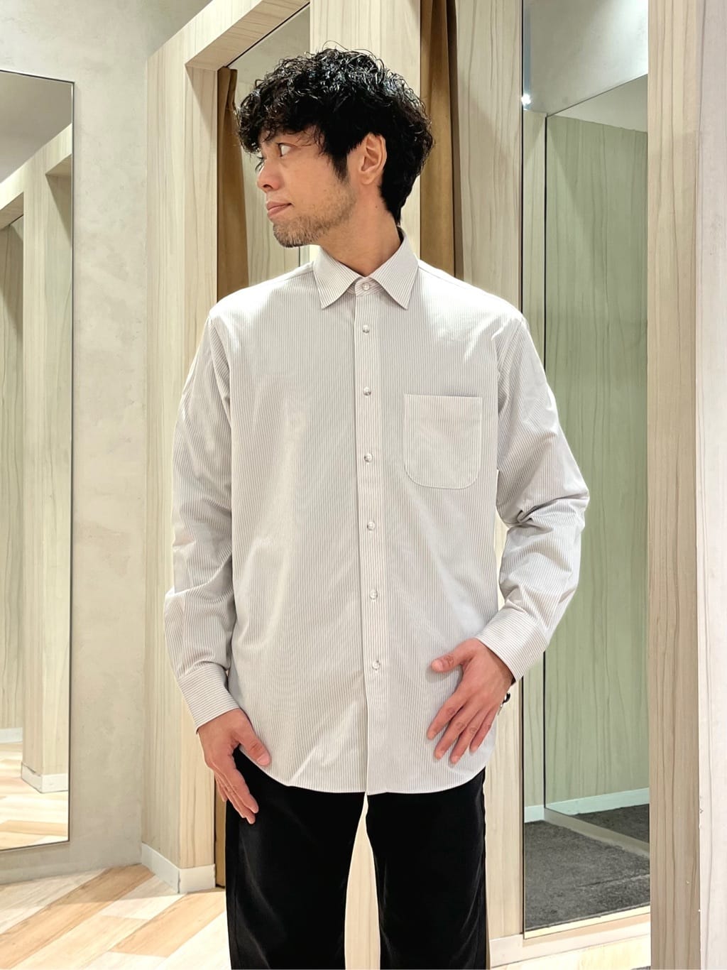 URAさんの「TAKEO KIKUCHI｜【Made in JAPAN】播州織 ストレッチ パンツ」を使ったコーディネート