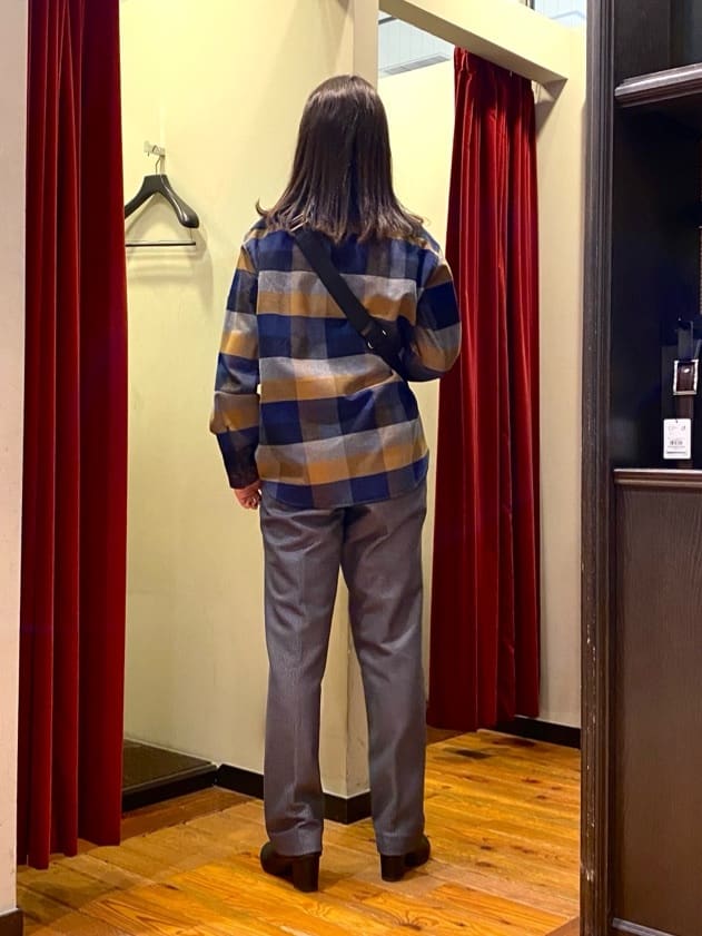 かわぴーさんの「TAKEO KIKUCHI｜【DOWN FABRIC】ダウンファブリック ドレスパンツ / セットアップ対応」を使ったコーディネート