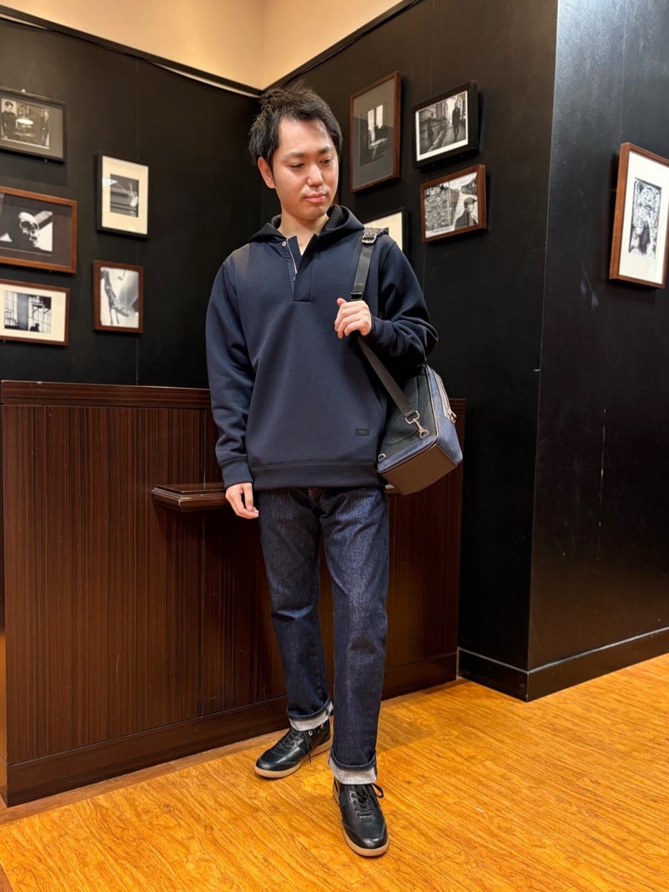 KEIさんの「TAKEO KIKUCHI｜◆ヘアラインスリム ワンショルダーバッグ」を使ったコーディネート