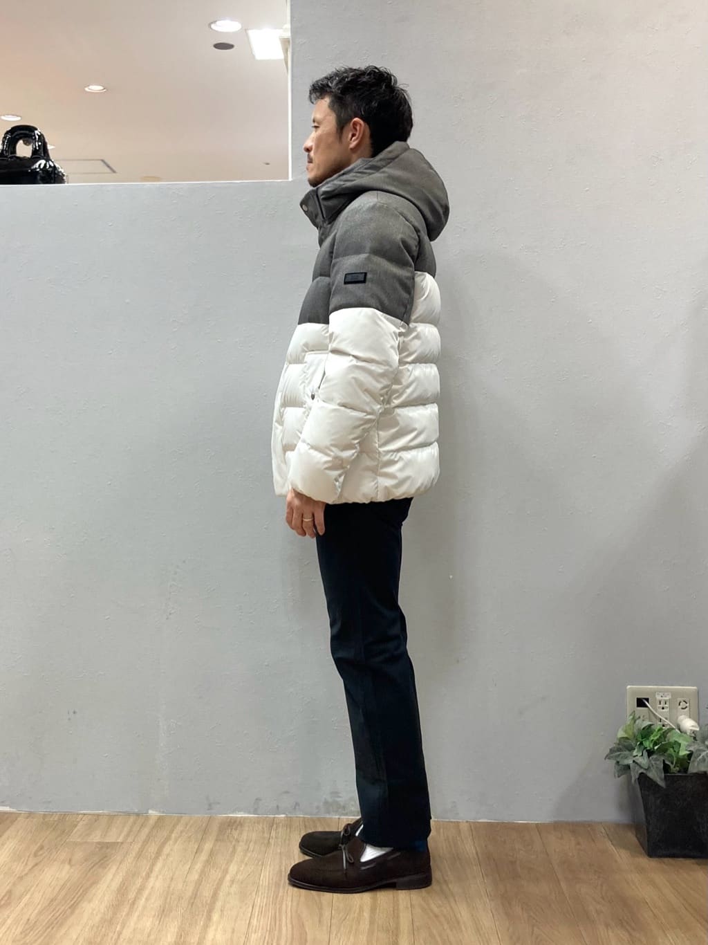 シュンさんの「TAKEO KIKUCHI｜【Made in JAPAN】播州織 ストレッチ パンツ」を使ったコーディネート