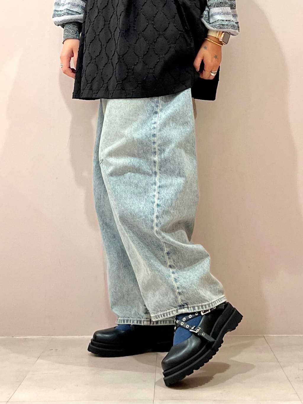 TAKAさんの「ESPERANZA｜グロメットクロスストラップスニーカー」を使ったコーディネート