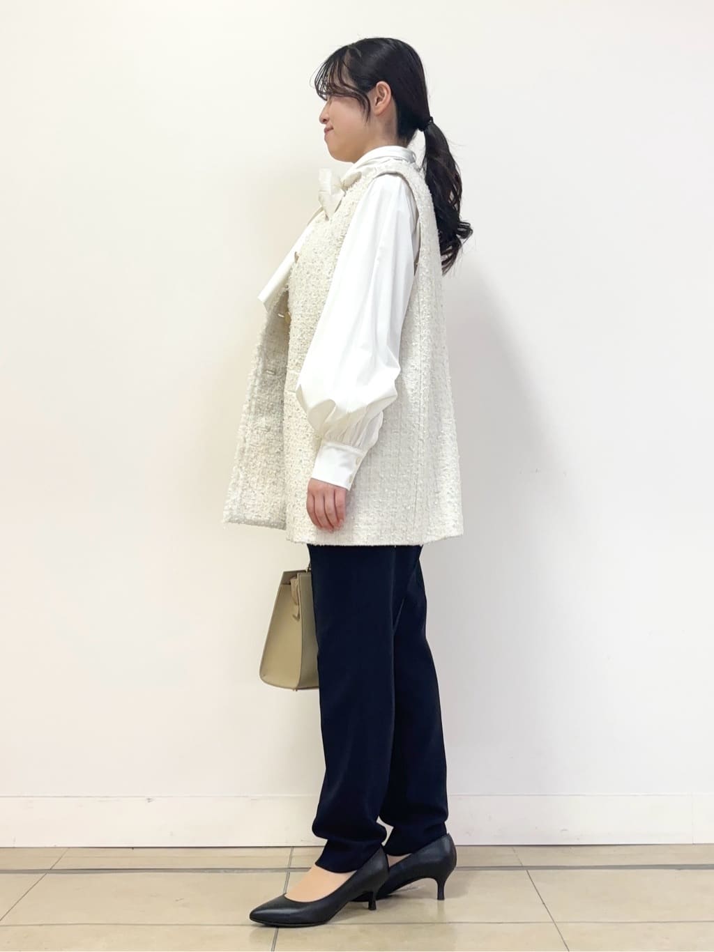 あやかさんの「UNTITLED｜◆【通勤スーツ】タックテーパードパンツ」を使ったコーディネート
