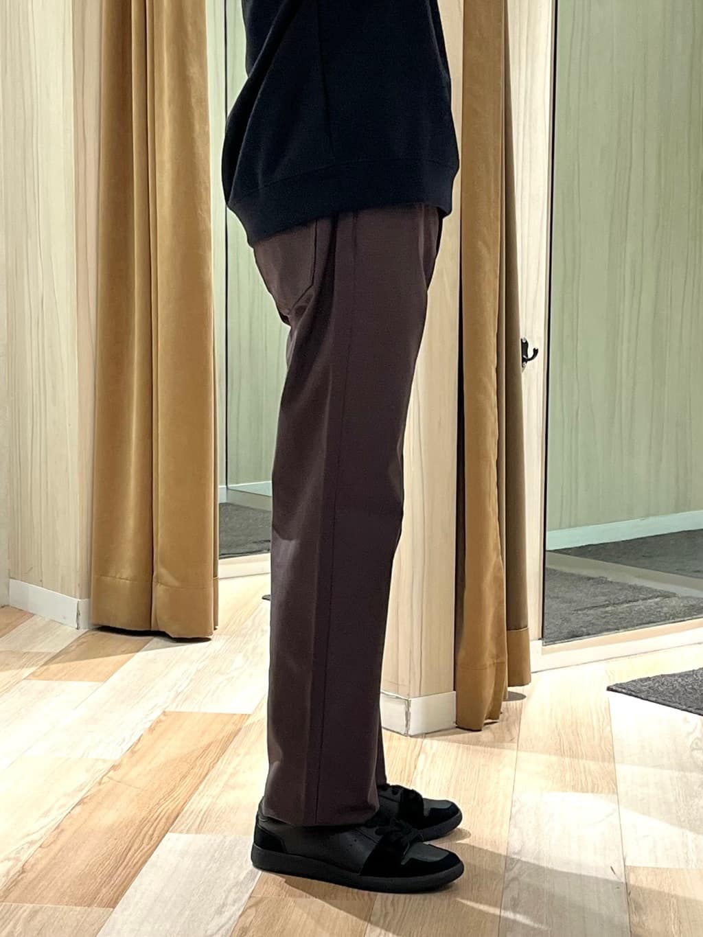 URAさんの「TAKEO KIKUCHI｜【Made in JAPAN】播州織 ストレッチ パンツ」を使ったコーディネート