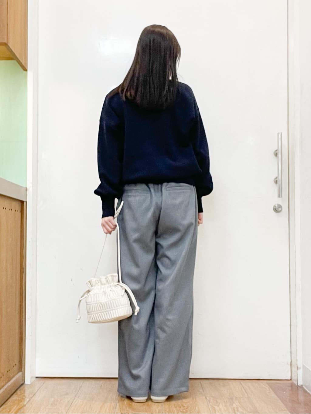 sakiさんの「SHOO･LA･RUE｜◆【洗える/S-LL】大人のきれいめスタイルに ワイドパンツ」を使ったコーディネート