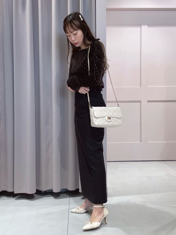 maiさんの「ESPERANZA｜スパンコールセパレートパンプス」を使ったコーディネート