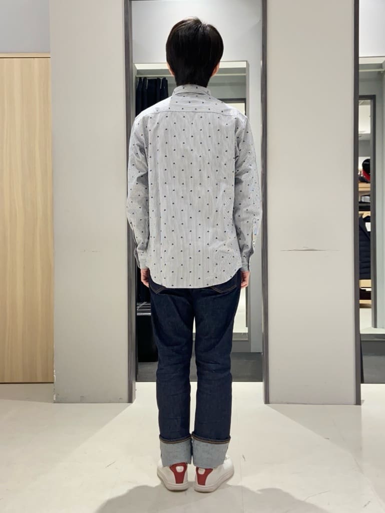 わいずみさんの「TAKEO KIKUCHI｜ハットモチーフ ジャカード ストライプ シャツ」を使ったコーディネート