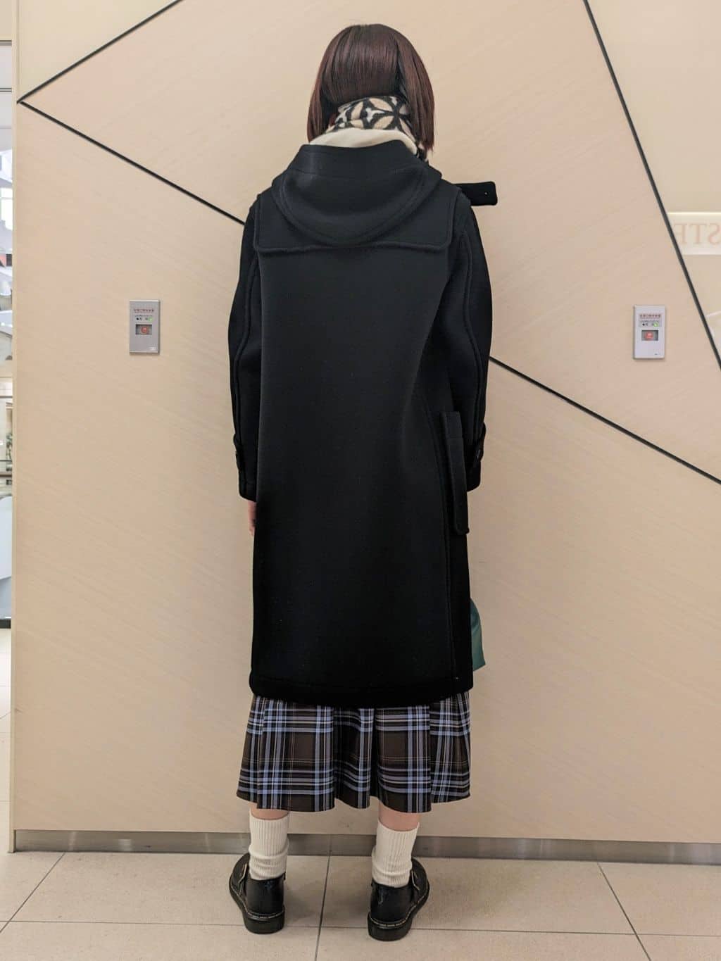 saoriさんの「DRESSTERIOR｜オーバーラップサークル カシミヤ100%マフラー」を使ったコーディネート