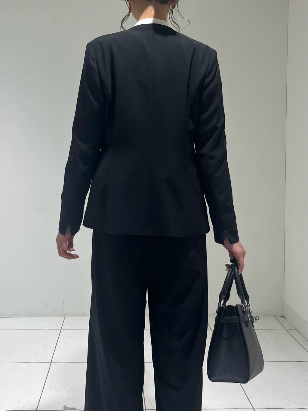 shioriさんの「INDIVI｜【洗える／UVケア／スーツ】ストレッチワイドパンツ」を使ったコーディネート
