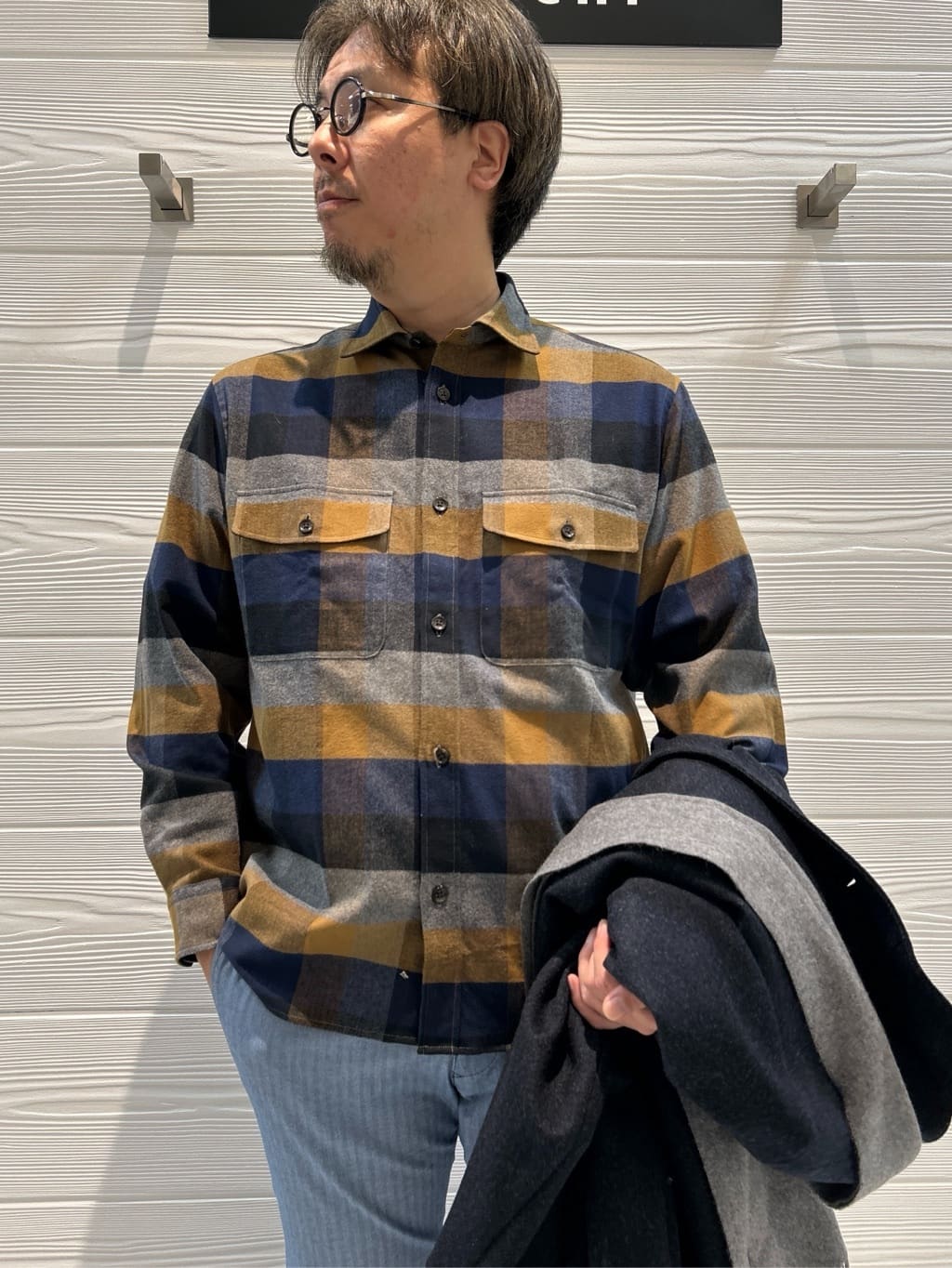 すーさんの「TAKEO KIKUCHI｜【Made in JAPAN】播州織 ヘリンボン ストレート パンツ」を使ったコーディネート