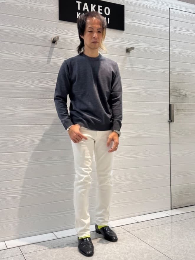 井出恭輔さんの「TAKEO KIKUCHI｜【Sサイズ～】ストレッチ デニム パンツ」を使ったコーディネート