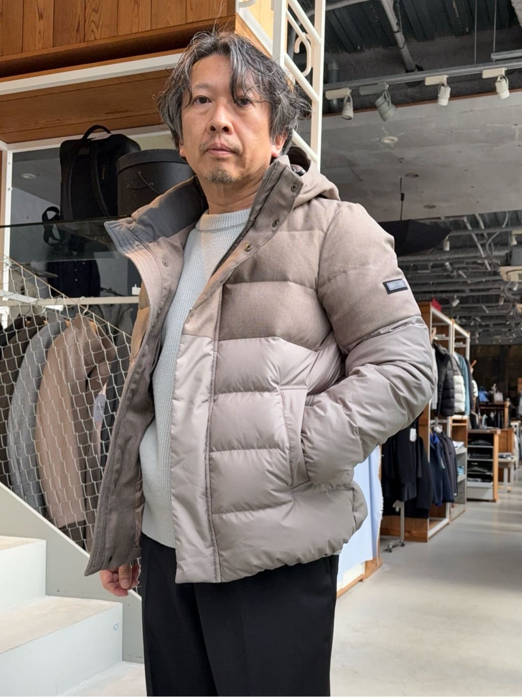 デザイナーTAKEman さんの「TAKEO KIKUCHI｜◆【便利なサイズ感】ドライビング　トートバッグ」を使ったコーディネート