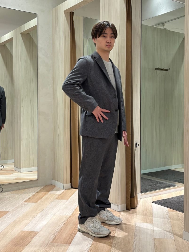 圭哉さんの「TAKEO KIKUCHI｜【DOWN FABRIC】ダウンファブリック ドレスパンツ / セットアップ対応」を使ったコーディネート