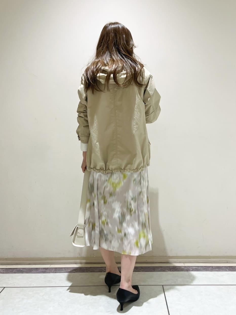 sattoさんの「UNTITLED｜◆【後ろウエストゴム/花柄】ぼかしフラワー プリントスカート」を使ったコーディネート