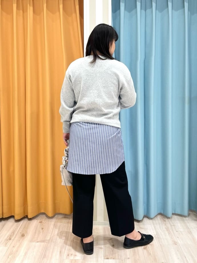 TUMU-TUMUさんの「SHOO･LA･RUE｜◆【洗える/S-LL/ちくちくしにくい】大人のための ロゴ入りスウェットライクニット」を使ったコーディネート